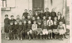1951: Ecole d' Ensalers